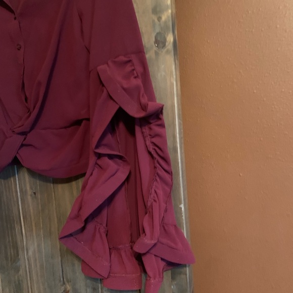 Maroon sheer crop blouse with flutter sleeve. - Picture 4 of 6